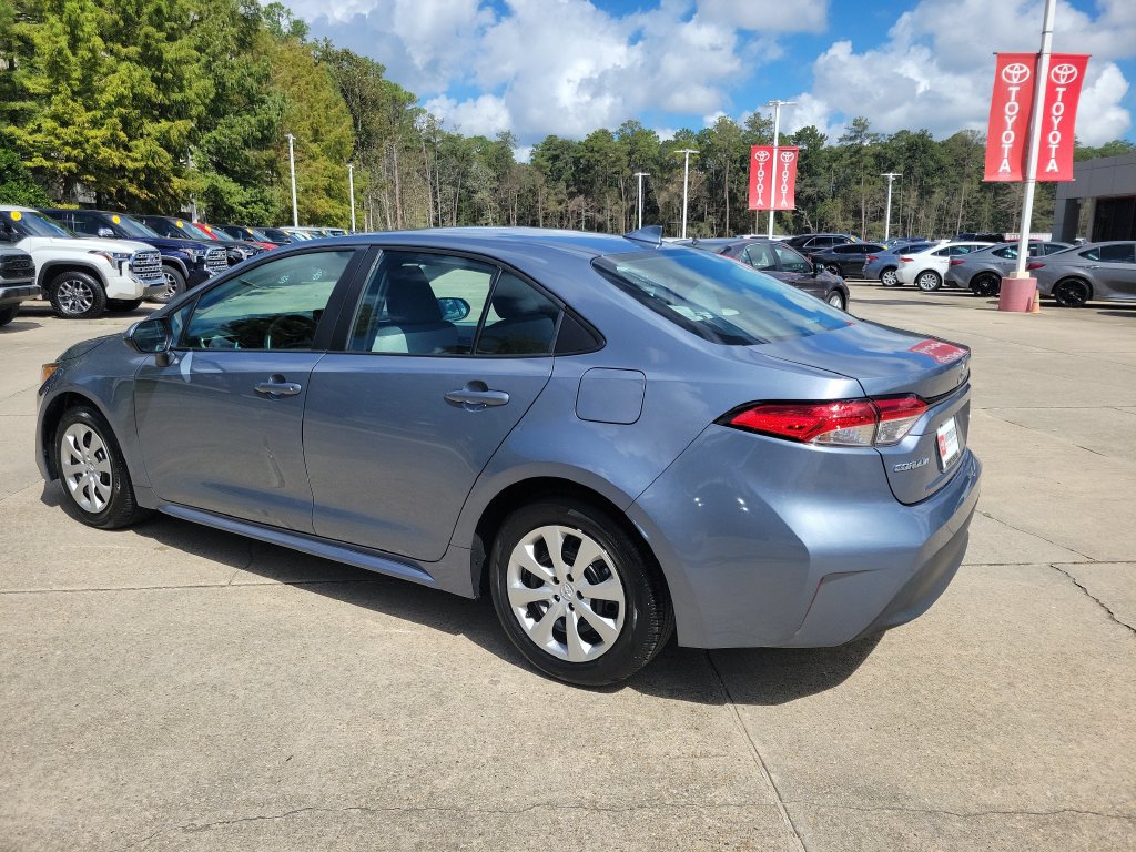 Used 2024 Toyota Corolla LE FWD image 3