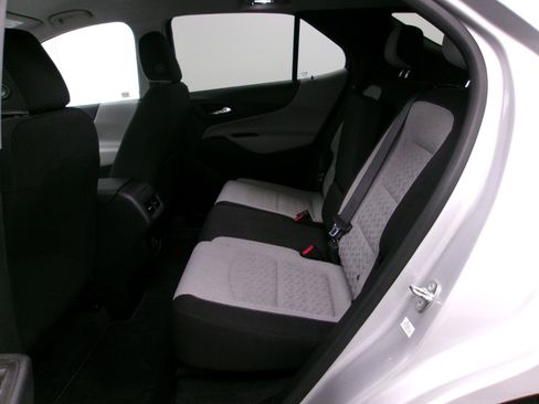 Used 2022 Chevrolet Equinox LS w/ LS Convenience Package FWD image 9