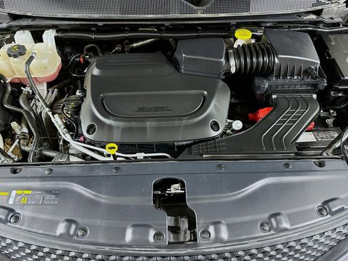 Used 2023 Chrysler Voyager LX image 29