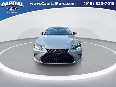 Used 2022 Lexus ES 350 Ultra Luxury w/ Accessory Package 2 FWD image 3