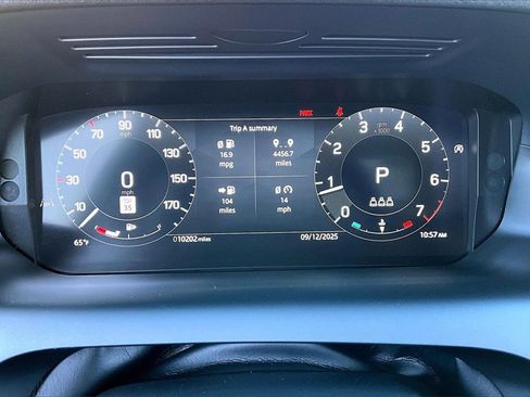 Used 2025 Land Rover Discovery Sport S image 13