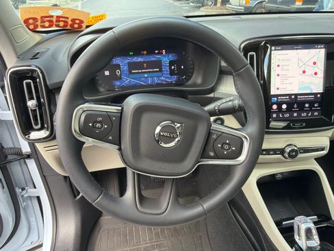Used 2024 Volvo XC40 B5 Ultimate w/ Protection Package Premier AWD/4WD image 27