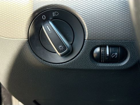 Used 2017 Volkswagen Jetta SE image 29