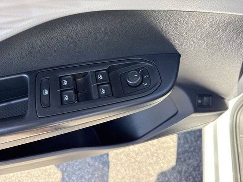 Used 2023 Volkswagen Taos S image 13