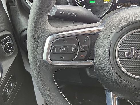 Used 2023 Jeep Wrangler Unlimited Sahara image 19