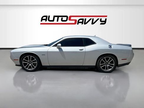 Used 2023 Dodge Challenger R/T RWD image 4
