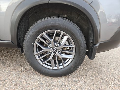 Used 2023 Nissan Rogue S image 24