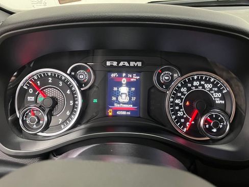 Used 2023 RAM 1500 Big Horn AWD/4WD image 19
