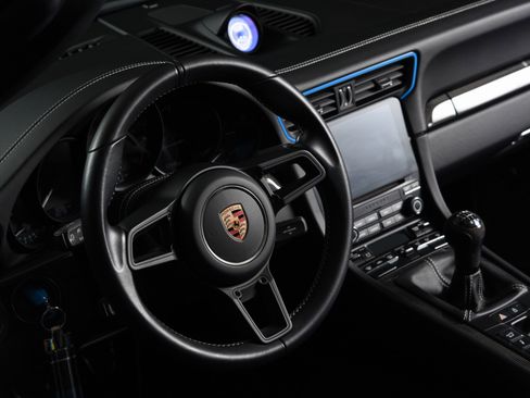 Used 2019 Porsche 911 Speedster RWD image 17