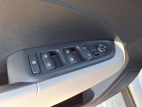 New 2025 Hyundai Venue SEL image 11