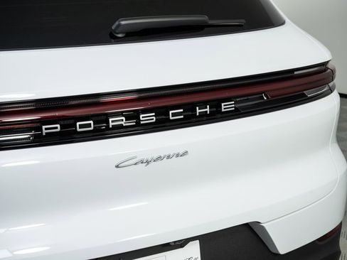 New 2026 Porsche Cayenne AWD/4WD image 37
