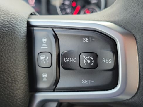 Used 2025 RAM 2500 Big Horn AWD/4WD image 18