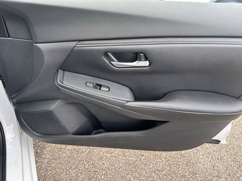 Used 2023 Nissan Sentra SV FWD image 18