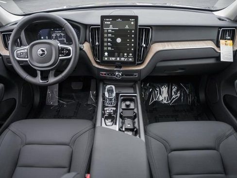 New 2026 Volvo XC60 B5 Plus w/ Protection Package Premier image 20