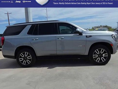 Used 2023 GMC Yukon AT4 w/ AT4 Premium Plus Package AWD/4WD image 9