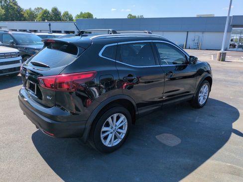 Used 2018 Nissan Rogue Sport SV FWD image 7