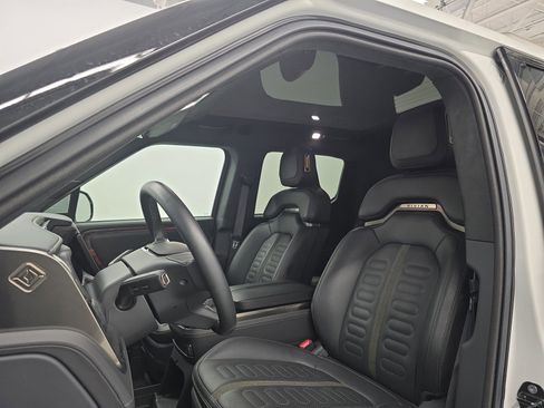 Used 2022 Rivian R1T Adventure image 18