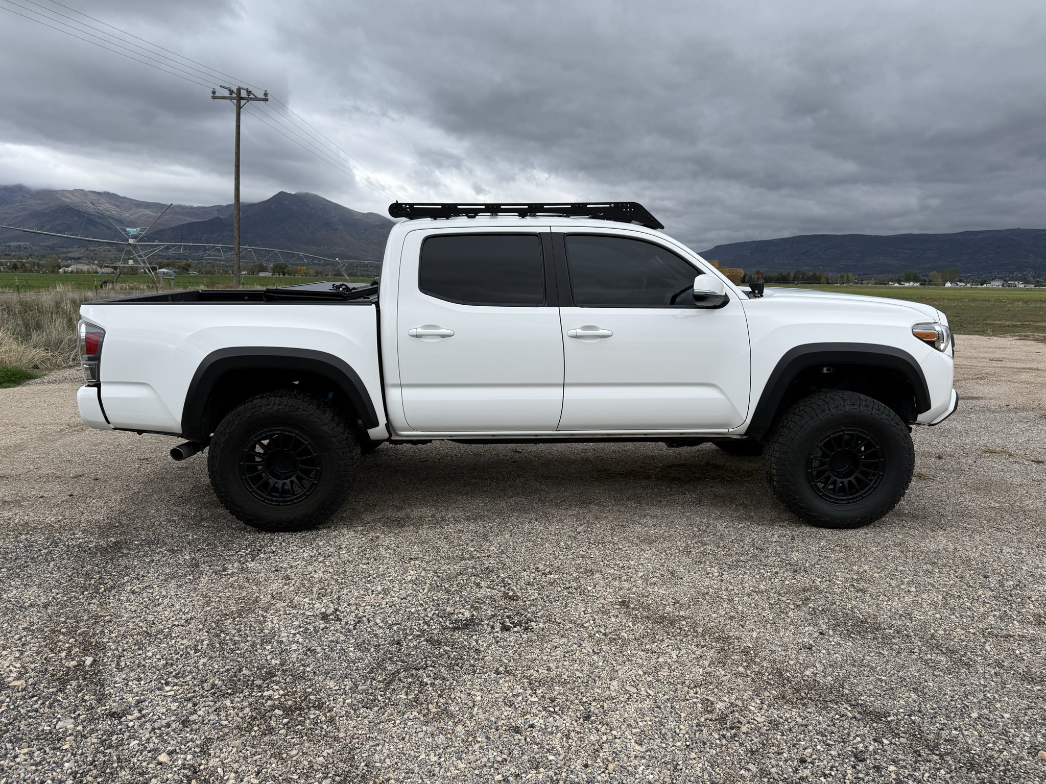 Used 2021 Toyota Tacoma TRD Off-Road w/ Technology Package AWD/4WD image 8