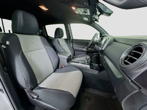 Used 2022 Toyota Tacoma TRD Off-Road w/ Technology Package image 25