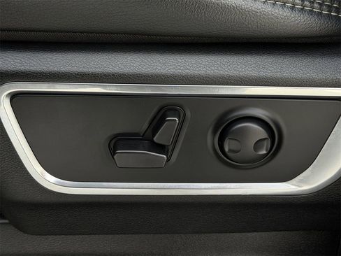 Used 2025 RAM 1500 Laramie image 25