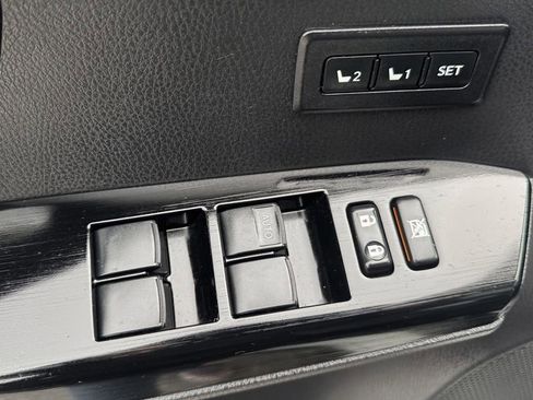 Used 2016 Toyota RAV4 Limited image 26