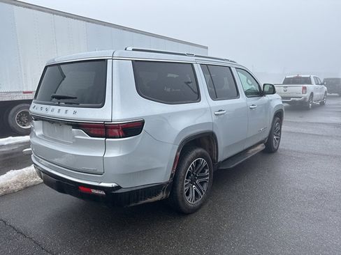 Used 2022 Jeep Wagoneer Series III image 18