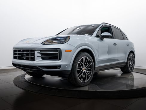 Certified 2024 Porsche Cayenne image 1