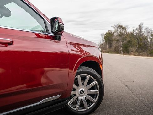 Used 2023 Cadillac Escalade Premium Luxury Platinum image 19