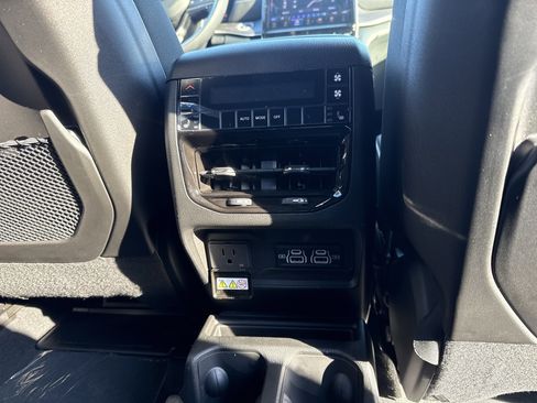 New 2025 Jeep Grand Cherokee L Limited image 16