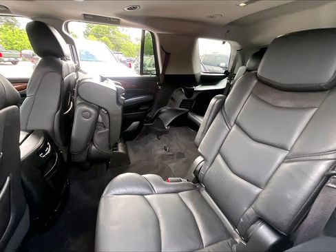 Used 2017 Cadillac Escalade Premium Luxury RWD image 19