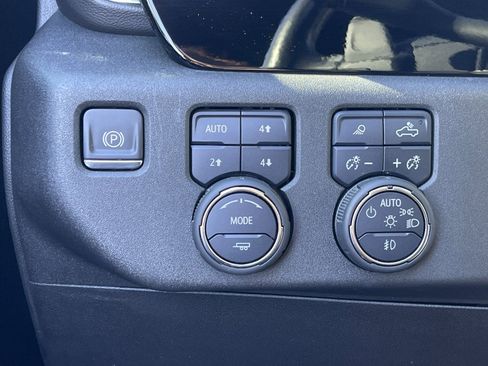 Used 2022 Chevrolet Silverado 1500 High Country w/ Z71 Off-Road Package image 30