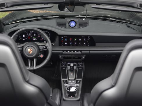 Certified 2025 Porsche 911 Carrera 4 GTS AWD/4WD image 19