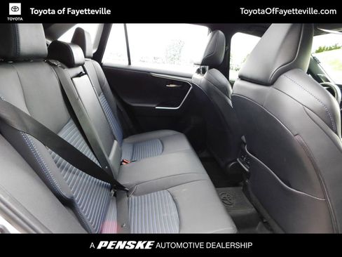 Used 2022 Toyota RAV4 XSE AWD/4WD image 5