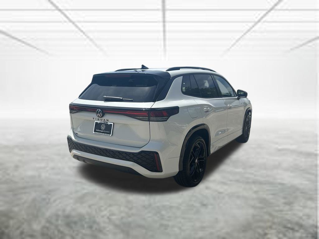 New 2026 Volkswagen Tiguan SE R-Line FWD image 6