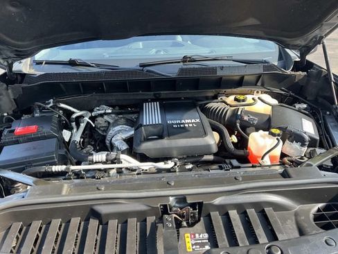 Used 2021 Chevrolet Silverado 1500 LT w/ Bed Protection Package AWD/4WD image 10