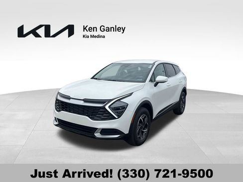 Certified 2025 Kia Sportage LX image 1