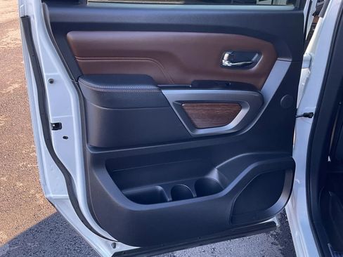Used 2019 Nissan Titan Platinum Reserve w/ Platinum Utility Package image 15