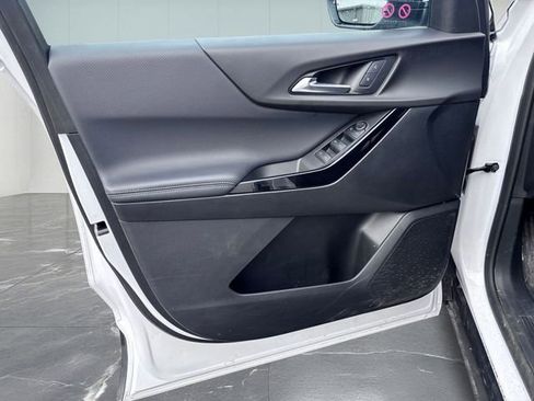 Used 2025 Chevrolet Equinox LT image 18