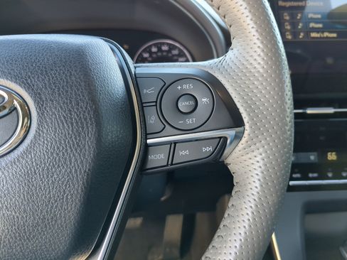 Used 2019 Toyota Avalon Limited image 31