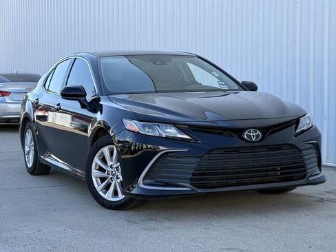 Used 2023 Toyota Camry LE image 1