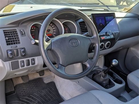 Used 2010 Toyota Tacoma Base image 14