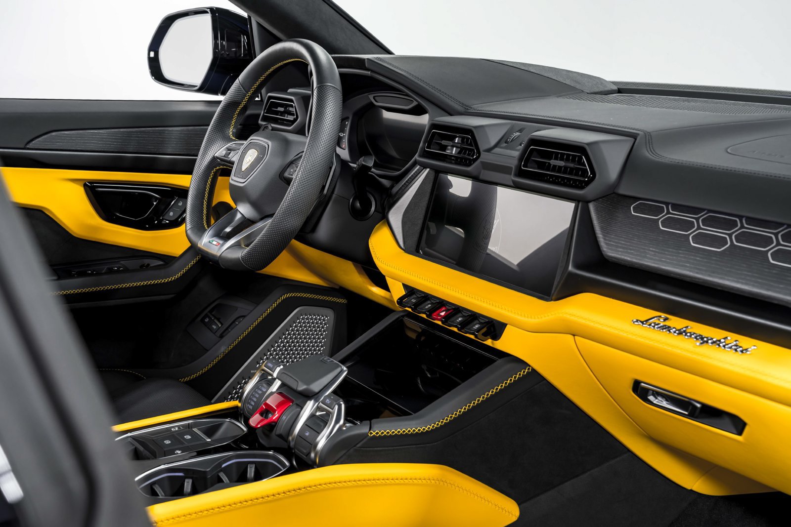 Used 2025 Lamborghini Urus SE AWD/4WD image 37