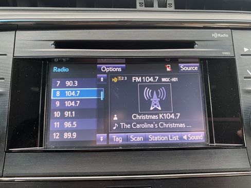 Used 2015 Toyota Avalon XLE image 23