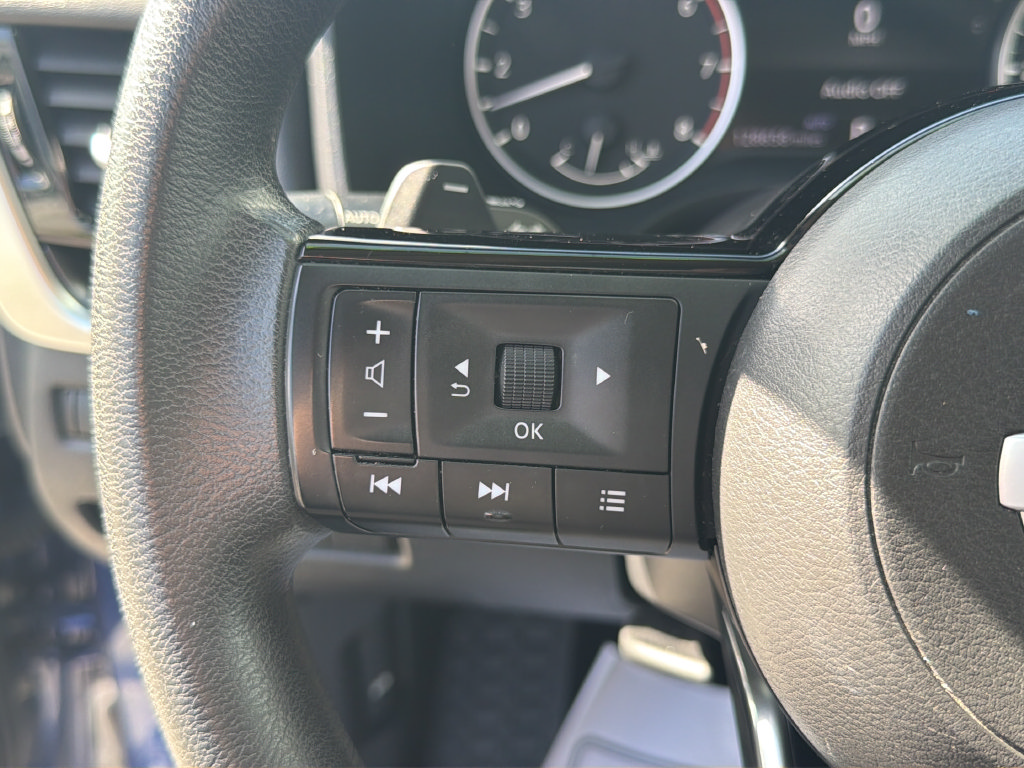 Used 2021 Nissan Rogue SV AWD/4WD image 36