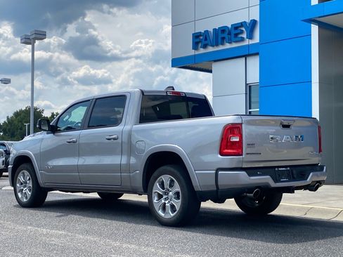 Used 2025 RAM 1500 Big Horn AWD/4WD image 3