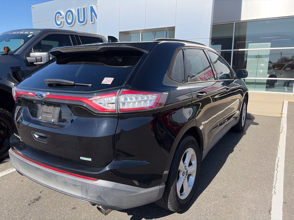 Used 2017 Ford Edge SE FWD image 4