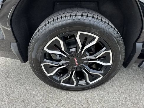 Used 2026 GMC Sierra EV Denali AWD/4WD image 33