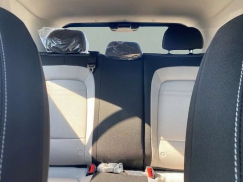 Used 2025 Hyundai Venue SEL FWD image 29