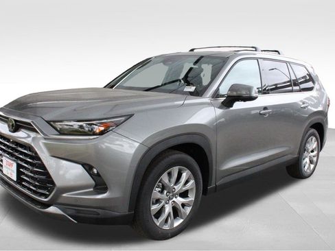 New 2026 Toyota Grand Highlander AWD image 10