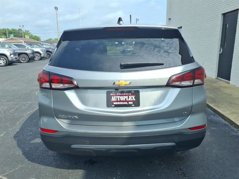Used 2024 Chevrolet Equinox LT w/ LPO, Floor Liner Package FWD image 4